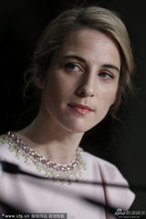 组图：《妈咪》成戛纳大热 帅哥导演多兰频卖萌