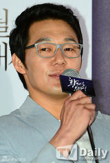 组图：李民基李泰林等出席《为了皇帝》试映会