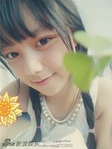 组图：似赵薇何炅合体？大眼清纯萌妹走红网络