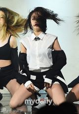 组图：《MCD》众星献唱 EXO11人献双曲舞台