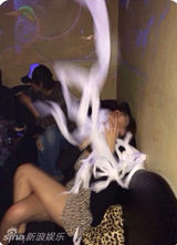 组图：日本偶像薮宏太与年长女友约会照片流出