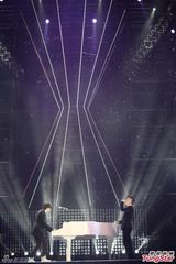 组图：林峰七夕情人节佛山开唱 与歌迷亲密互动