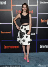 组图：吸血鬼妮娜秀性感 《权力游戏》群美争艳