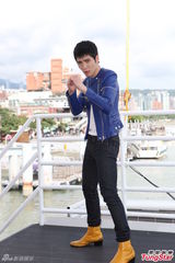 组图：宽姐包船办首映 萧敬腾谈亲嘴