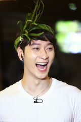 组图：柳岩湿身诱惑 与鲜肉黄灿盛(2PM)暧昧谈姐弟恋