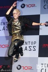 组图：TeenTop天地拍写真 展优雅浪漫柔情