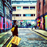 组图：陈柏霖赴伦敦时装秀 围巾蒙面炫酷有型