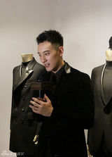 组图：刘涛亮相时尚活动 帅气造型性感十足