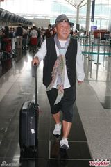 组图：曾志伟见证钟镇涛婚礼 “房东”案表痛心