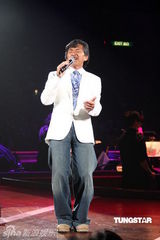 组图：林子祥演唱会首场开幕 众好友及家人捧场