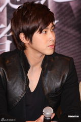 组图：东方神起帅气亮相台湾 昌珉大赞林志玲漂亮