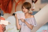 组图：杨丞琳庆30岁吻女粉丝 获赠内衣愿变丰满