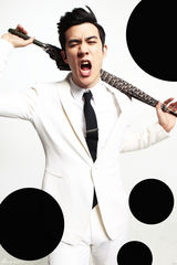 组图：李治廷英伦风出境 玩味十足登杂志封面