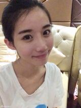 组图：美女硕士毕业抱儿子怀女儿被赞人生赢家