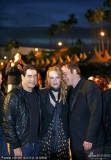 组图：《低俗小说》放映 昆汀携乌玛约翰亮相