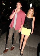 组图：“魔形女”詹妮弗劳伦斯:天生丽质何弃治