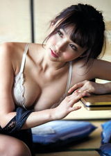 组图：36F写真偶像吉木梨纱居家小女人玲珑可爱