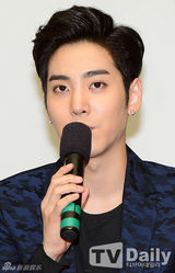 组图：韩男团BOYFRIEND赵光旻出演儿童剧