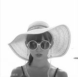 组图：小嶋阳菜自曝比基尼照 被调侃该减肥了