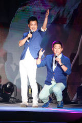组图：《爸爸》《歌手》访台 张宇韩磊飙歌