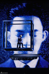 组图：林宥嘉台北个唱穿女装散发MAN味　