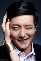 组图：郭京飞大片曝光 逗比风难掩王者风范