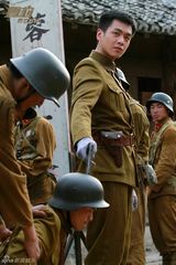 组图：《新雪豹》 军装帅哥张若昀接棒文章