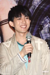 组图：林宥嘉时隔一年半发新碟 称邓紫棋是好友