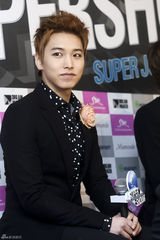 高清组图：Super Junior首尔开唱 f(x)任嘉宾助阵