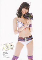 AKB指原莉乃爆冷人气暂夺冠 盘点轻熟性感照