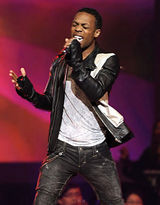 幻灯图：《美国偶像》男生12进10淘汰赛-暗夜星光