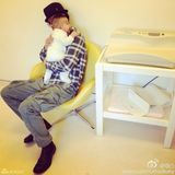 组图：王学兵有爱亲子照曝光 三婚娇妻童颜靓丽