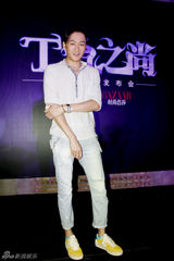 组图：时尚发布会莫小棋张晓龙等众星参加