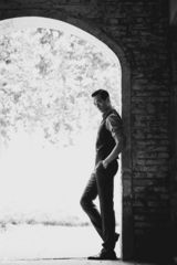 组图：高云翔写真大片 优雅正装打造绅士风度