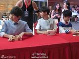 组图：TFBOYS粉丝答谢会 人气爆棚记者被劝退
