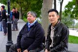 组图：《特工爷爷》杀青 跨国拍摄秀边境风情