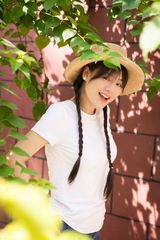 组图：马思纯青春鬼马写真 嘟嘴显可爱