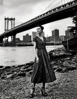 组图：高圆圆黑白灰大片 极简演绎纯美质感