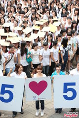 组图：陈妍希担任微笑大使 分享抗压方法