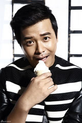 组图：陈思诚大片五连拍 甜筒引出表情帝