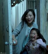 组图：《金童子》描述养小鬼 韩雪演无助母亲