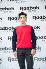 独家：BigBang成员Top帅气办签名会