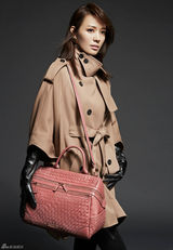 组图：韩星孙泰英演绎干练奢华秋冬时尚