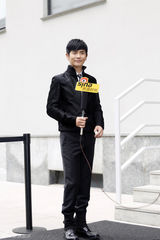 组图：张晓龙米兰时装周首秀 精致儒雅