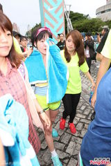 组图：小S张钧宁素颜马拉松 Selina脸红飙泪