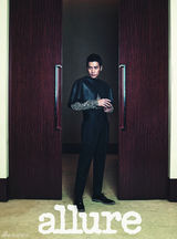 组图：演员朱相昱拍写真 展浪漫休闲气息