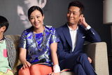 组图：《亲爱的》首映 赵薇黄渤与孩子温馨互动