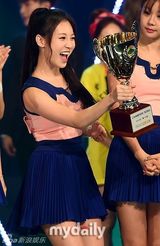 组图：《冠军秀》Girls Day夺冠难掩激动心情