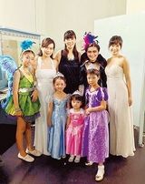 组图：陈奕迅10岁女儿歌舞表演 甜美扮花蝴蝶