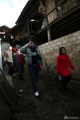 组图：黎明云南探访山区家庭 呼吁帮助弱势群体